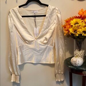 NWT Emory Park Cream Long Sleeve V Neck Satin Blouse Sz Small. Zipper on side.